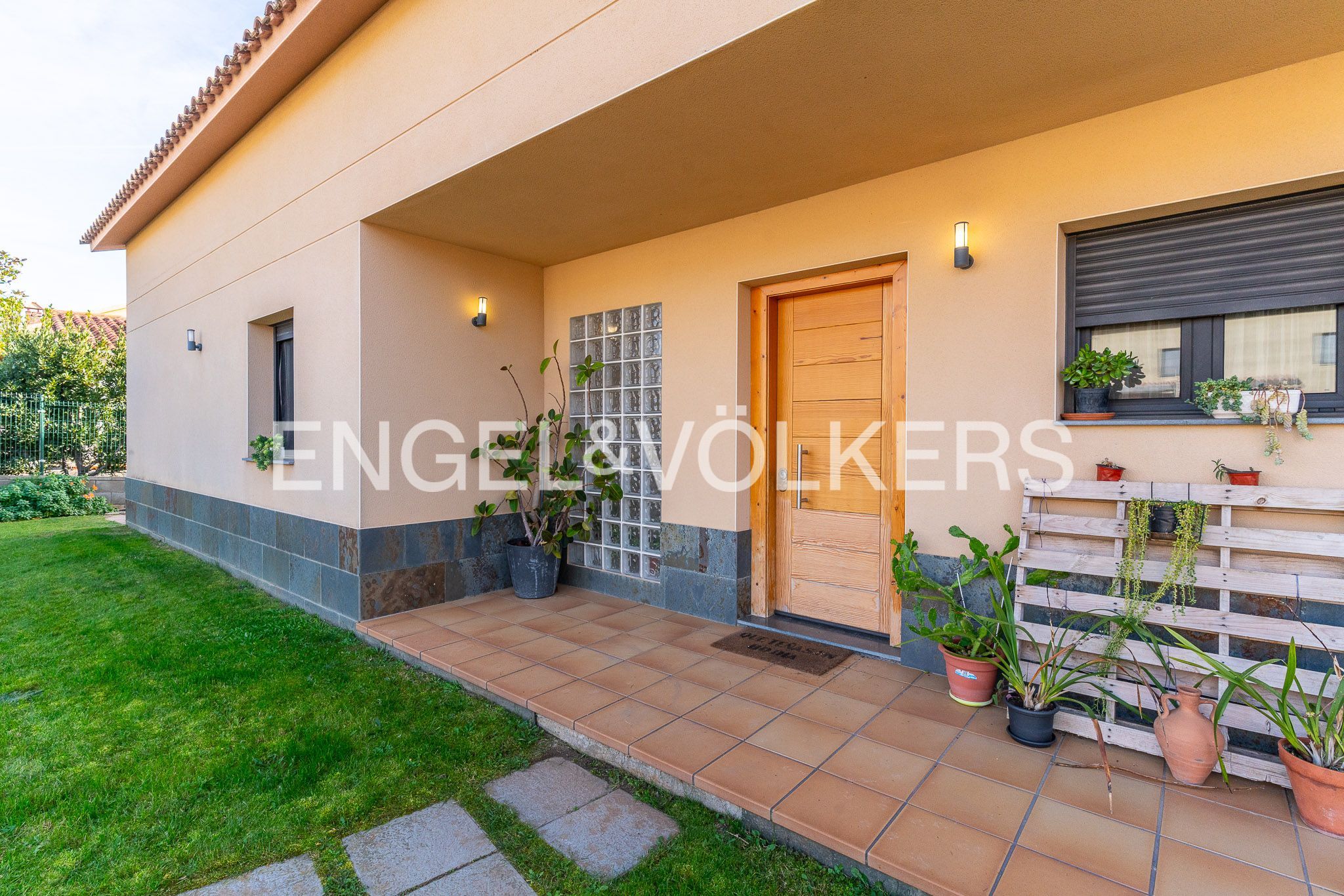 Vista exterior de Casa o xalet en venda en Cànoves I Samalús amb Aire condicionat, Calefacció i Jardí privat