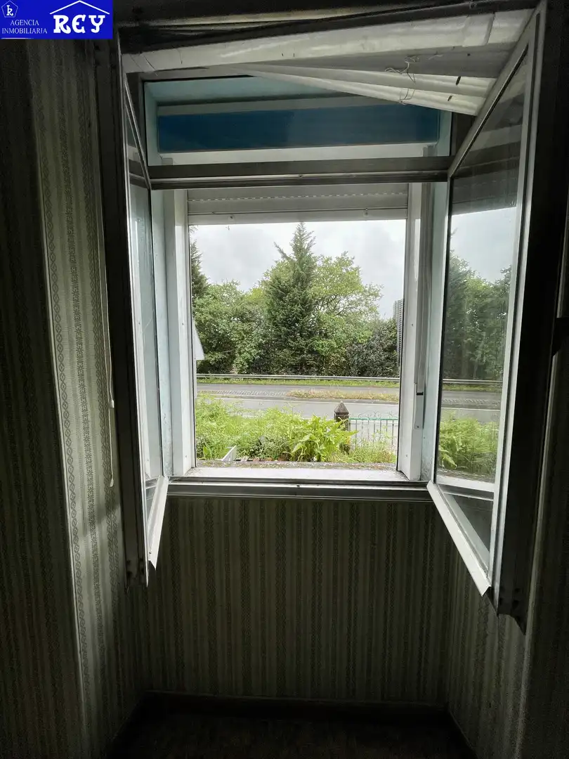 Vista exterior de Finca rústica en venda en Santiago de Compostela  amb Jardí privat i Traster