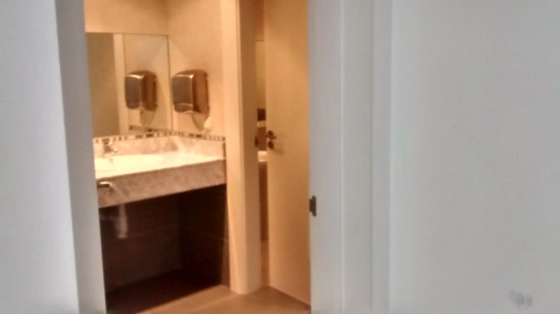 Baño de Oficina de alquiler en Ezcabarte con Aire acondicionado