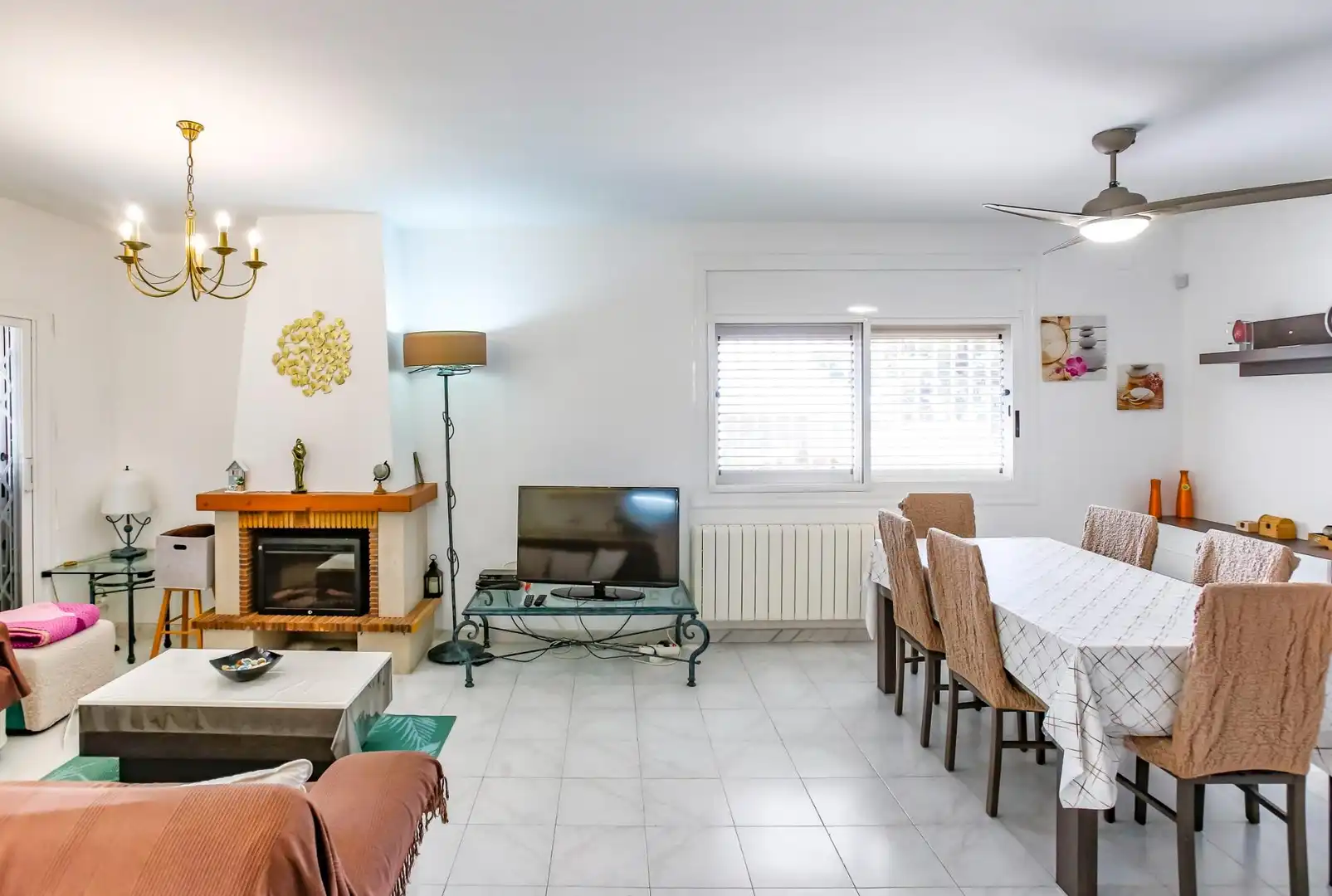 Sala de estar de Casa adosada en venta en El Vendrell con Calefacción, Terraza y Balcón