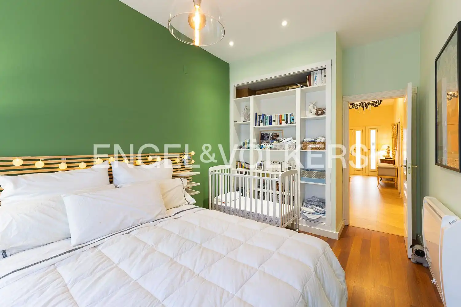 Bedroom of Houses for sale in Valencia  with Air Conditioner, Heating and Terrace