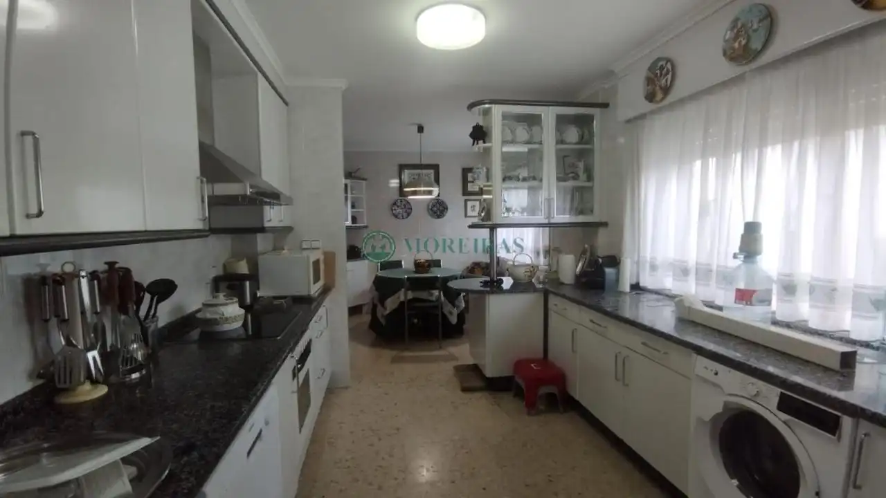 Kitchen of Houses for sale in Ourense Capital   with Heating and Private garden