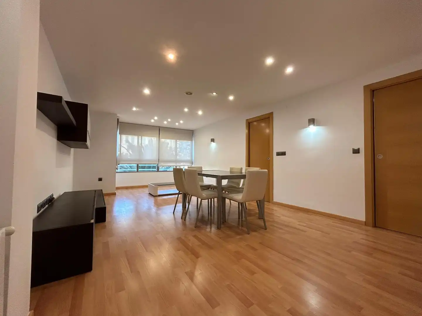 Flat with lift for sale in Carrer de la Reina