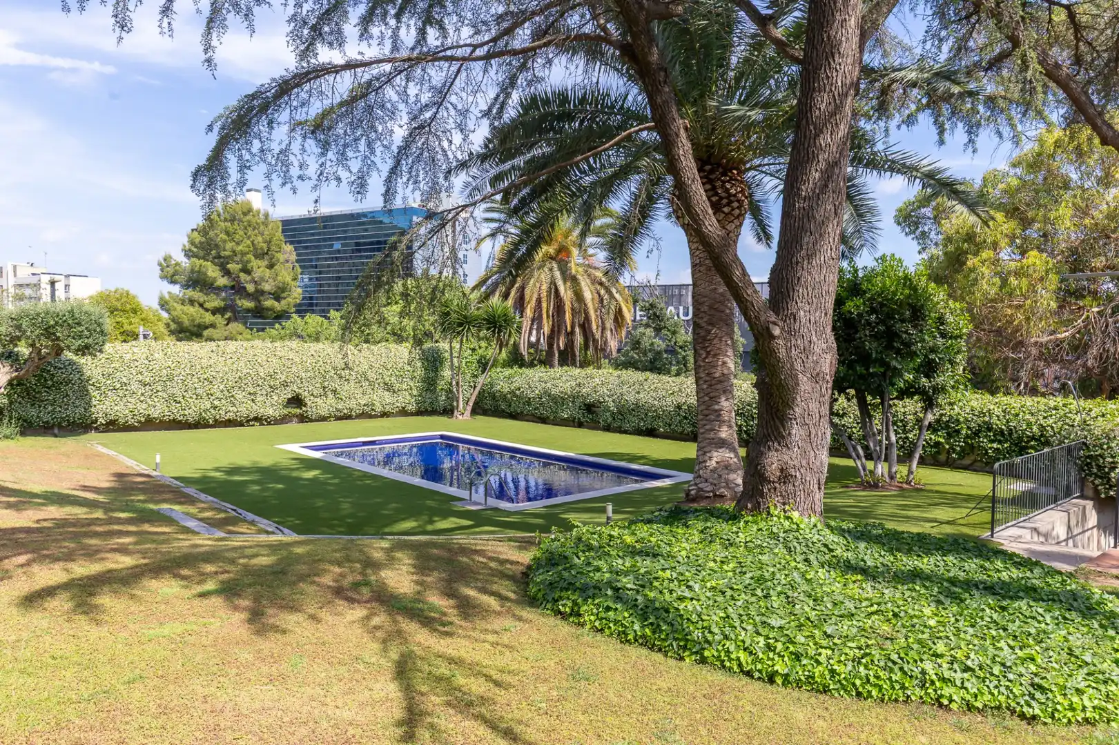 Jardín de Piso en venta en Esplugues de Llobregat con Aire acondicionado, Calefacción y Trastero