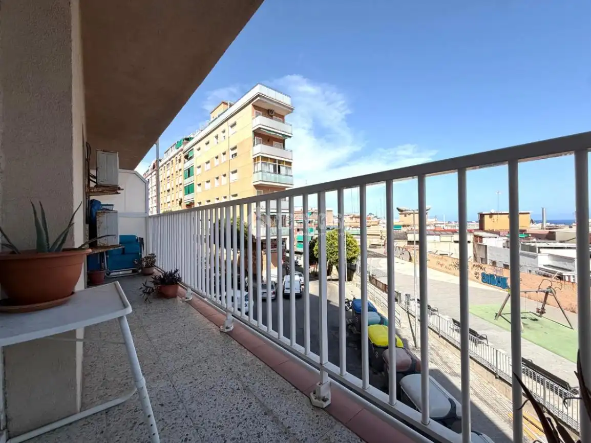 Balcony of Flat for sale in Badalona  with Air Conditioner and Balcony