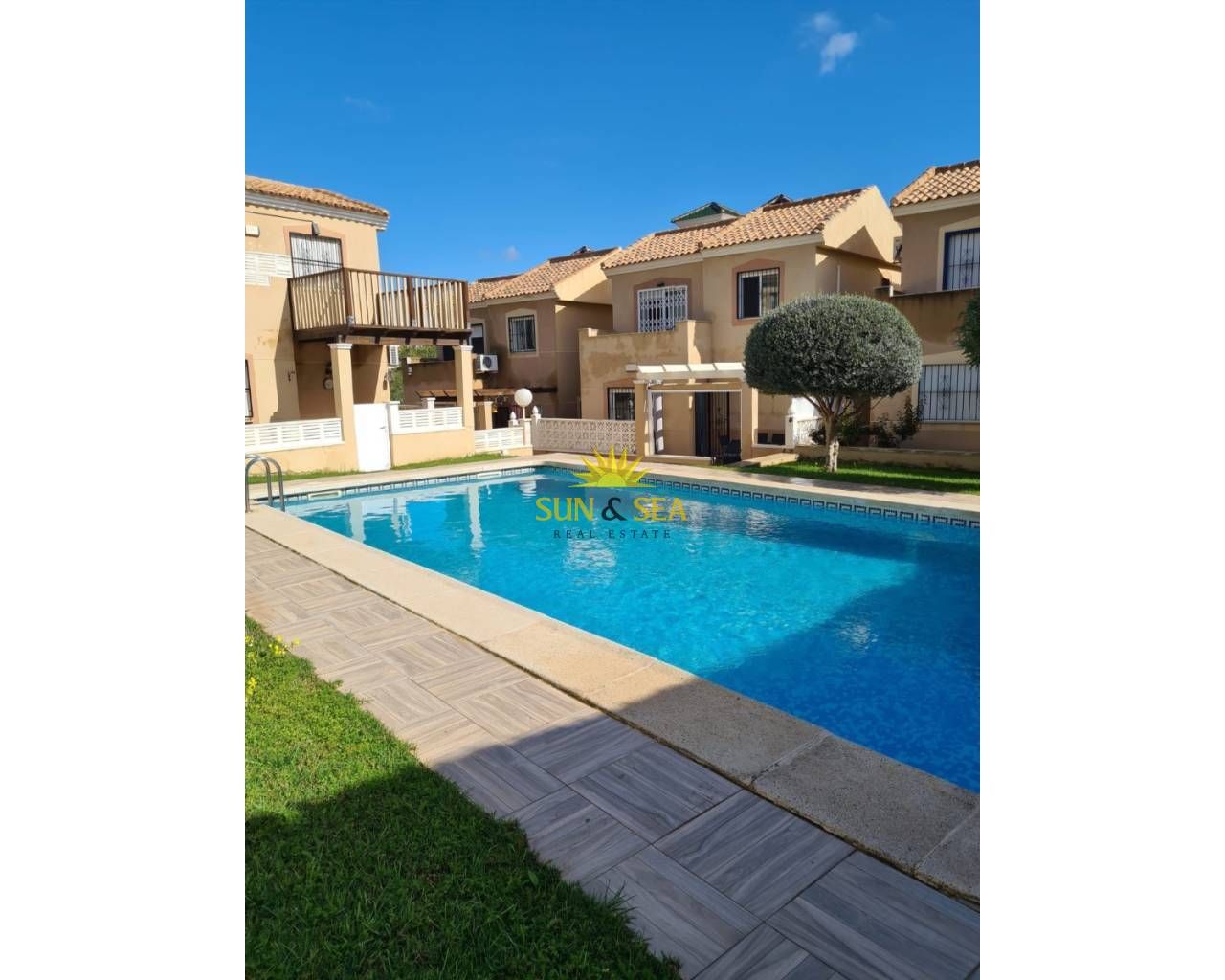 Piscina de Casa o xalet de lloguer en Orihuela amb Aire condicionat, Calefacció i Terrassa