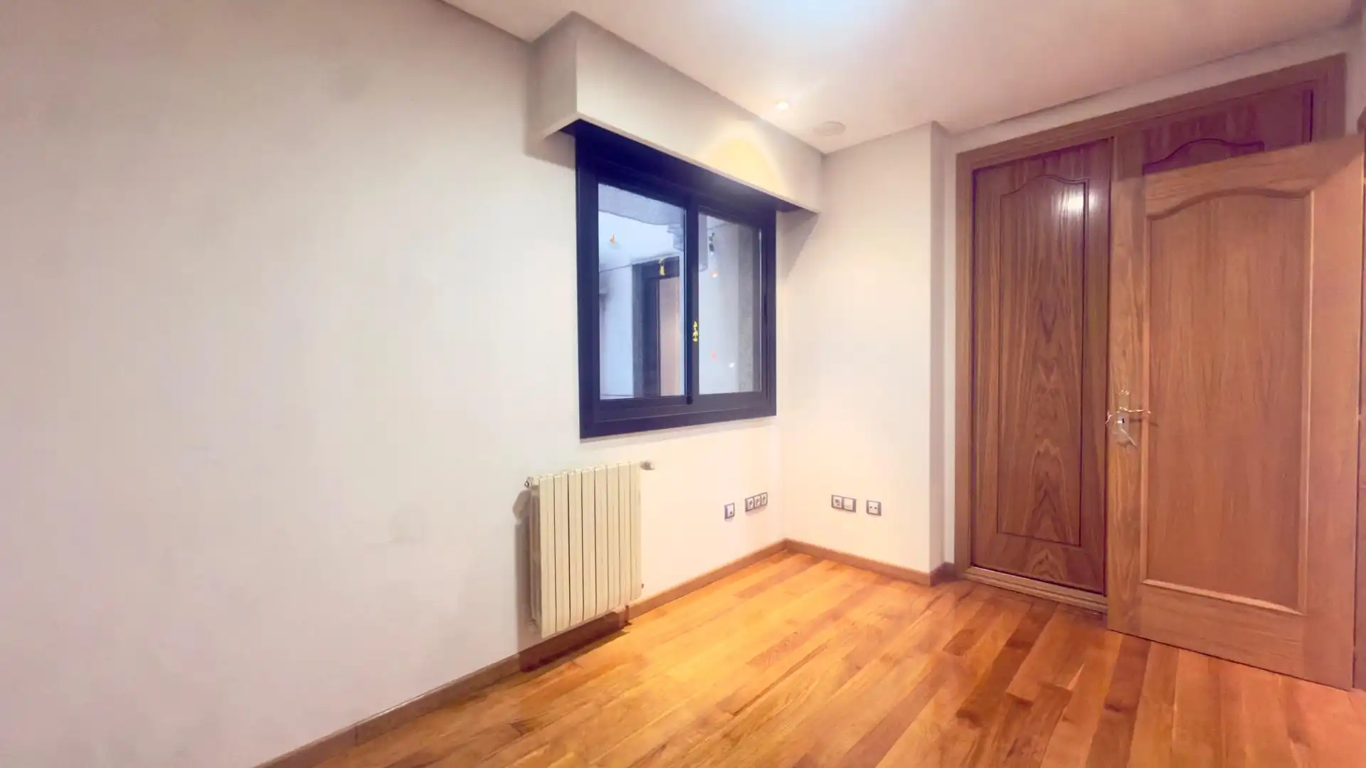 Piso en venta en Ourense Capital  con Calefacción