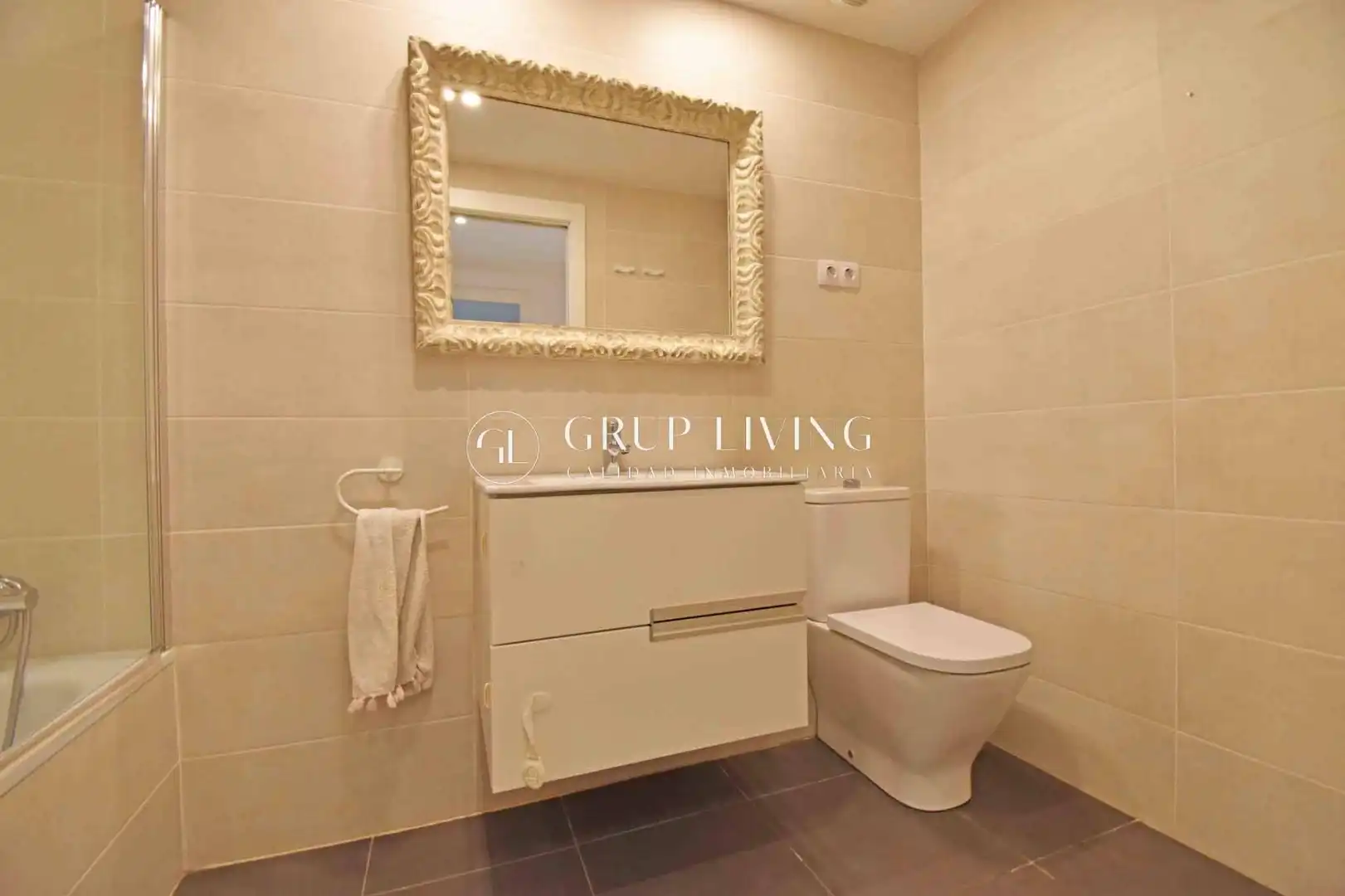 Baño de Piso en venta en Sitges con Aire acondicionado, Calefacción y Jardín privado