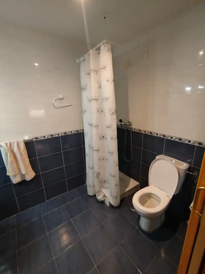 Baño de Piso en venta en Ávila con Calefacción, Terraza y Trastero