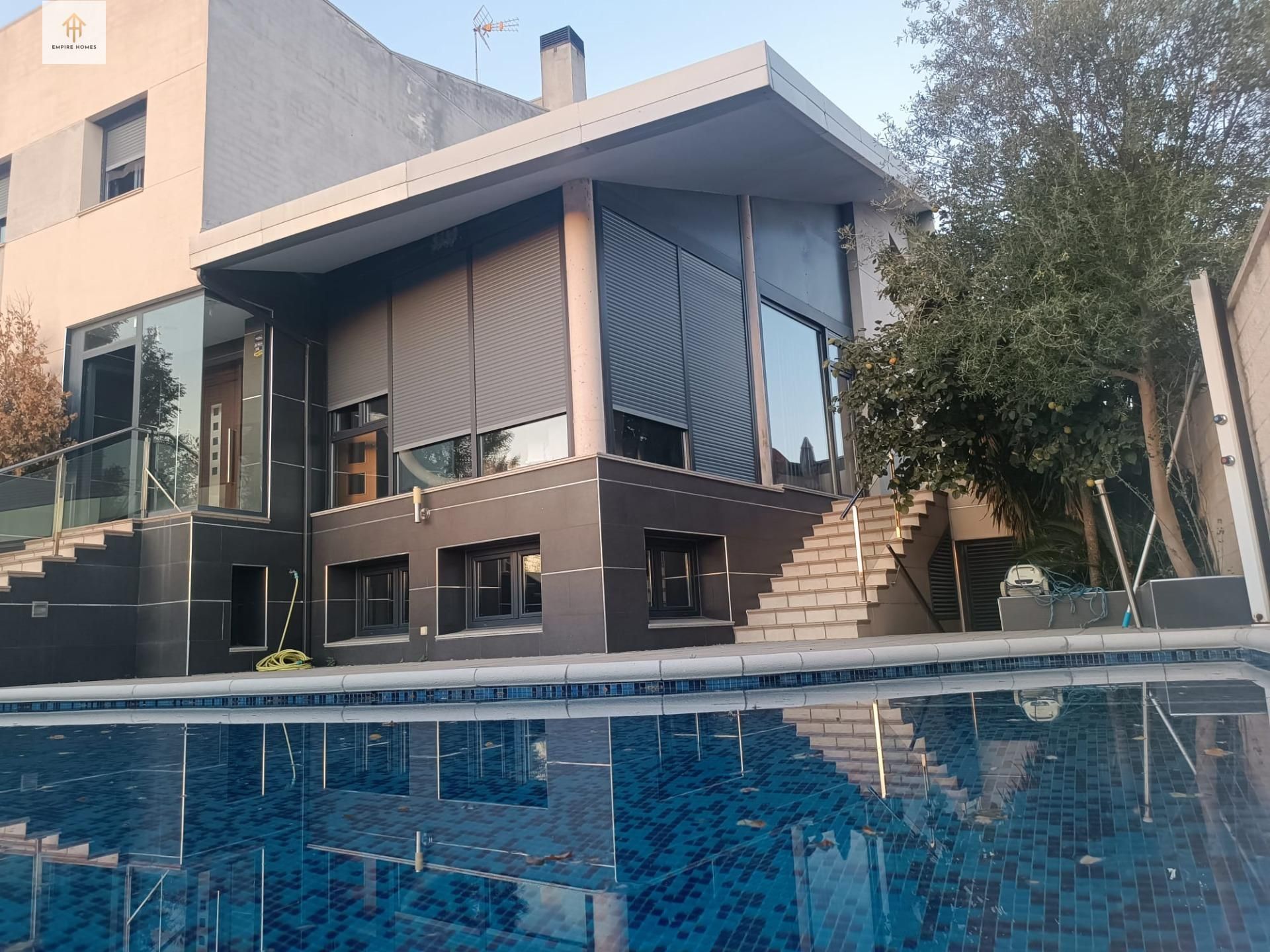 Vista exterior de Casa o xalet en venda en Cáceres Capital amb Terrassa, Traster i Piscina