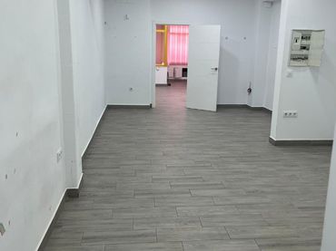 Locale commerciale in affitto a Calle Francisco Pizarro 32
