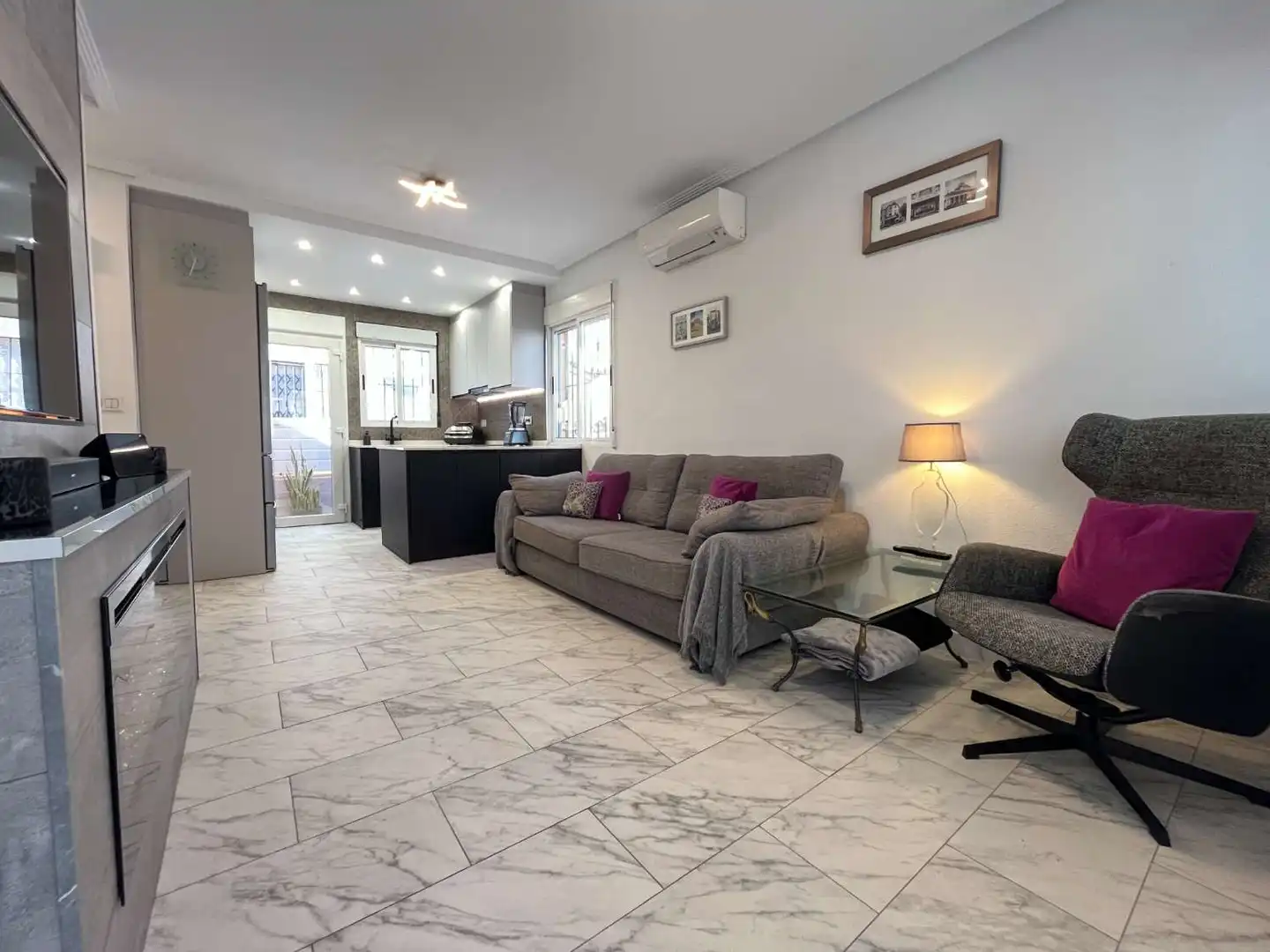 Sala d'estar de Casa o xalet en venda en Orihuela amb Aire condicionat, Calefacció i Terrassa