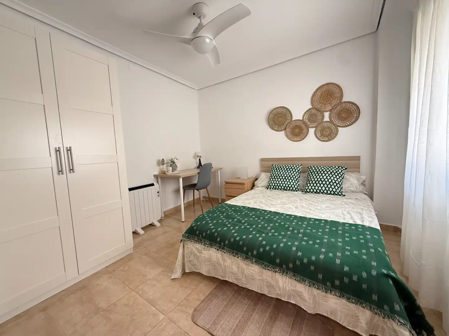Habitación de Piso para compartir en Castellón de la Plana / Castelló de la Plana con Amueblado, Horno y Lavadora