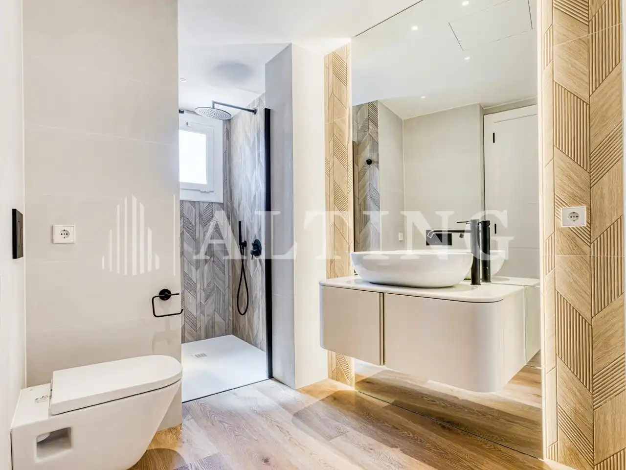 Baño de Piso de alquiler en Barcelona con Aire acondicionado, Calefacción y Parquet