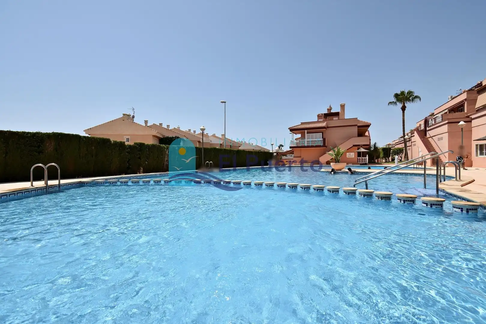 Piscina de Apartament en venda en Mazarrón amb Moblat i Piscina comunitària