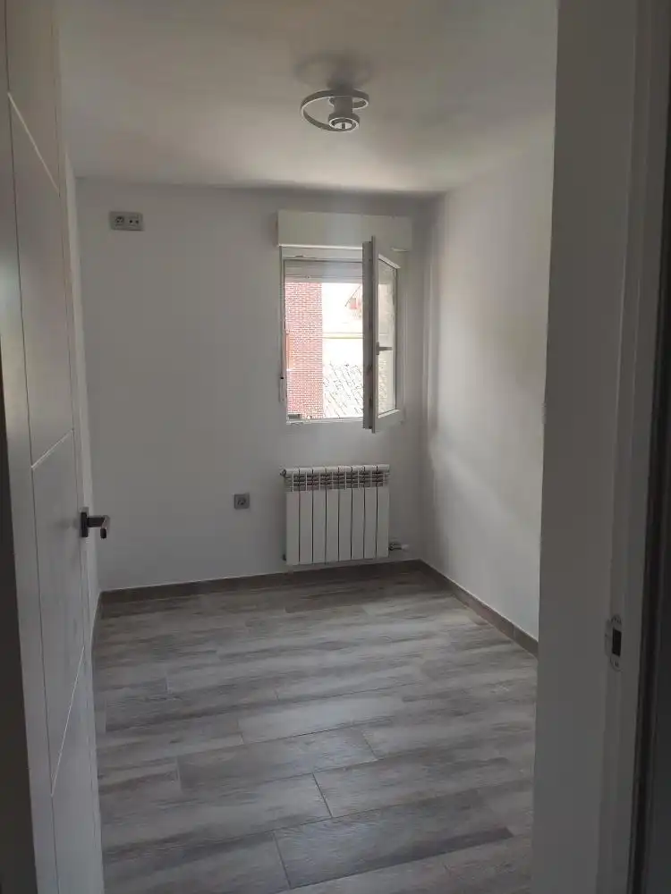 Dormitori de Pis en venda en Venta de Baños amb Calefacció, Traster i Moblat