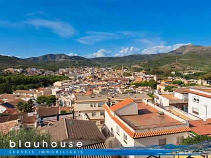 Vista exterior de Casa adosada en venda en Llançà amb Aire condicionat, Calefacció i Jardí privat