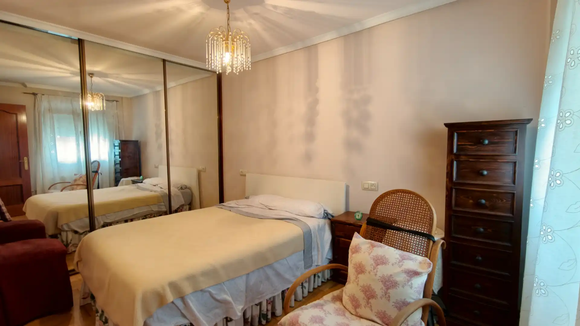Habitación de Piso en venta en Avilés con Calefacción y Parquet