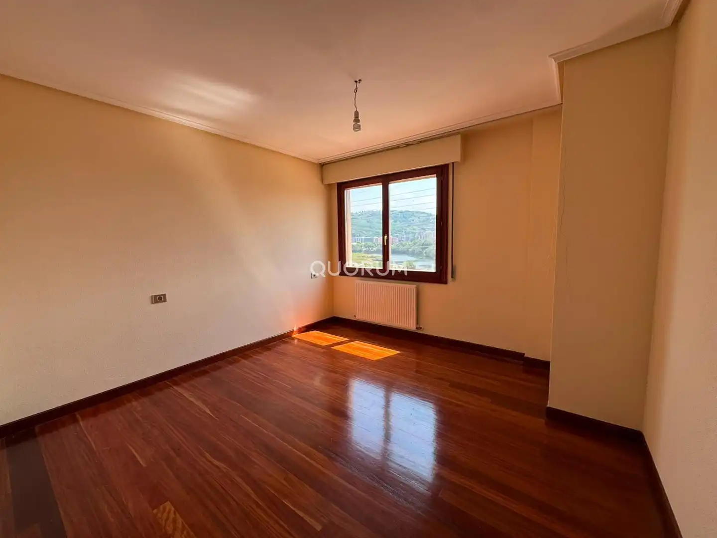 Habitación de Ático en venta en Barakaldo  con Calefacción, Terraza y Trastero