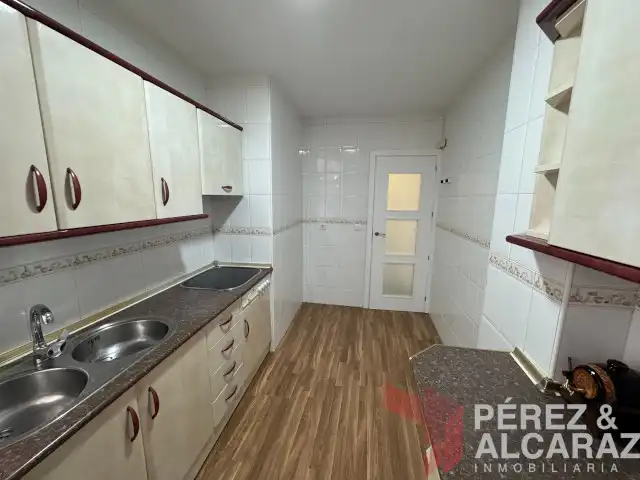 Kitchen of Flat for sale in Palma del Río  with Air Conditioner, Parquet flooring and Washing machine