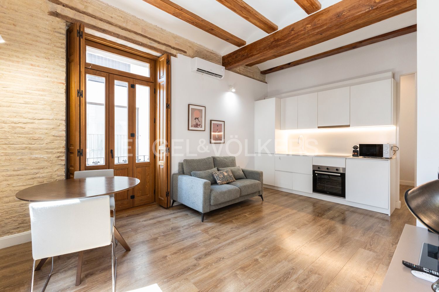 Living room of Flat for rent in  Valencia Capital  with Air Conditioner, Heating and Furnished