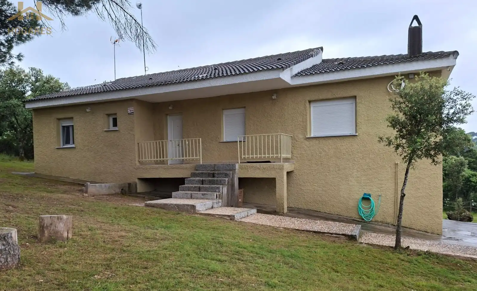 Außenansicht von Haus oder Chalet zur Miete in Villa del Prado mit Klimaanlage, Heizung und Privatgarten