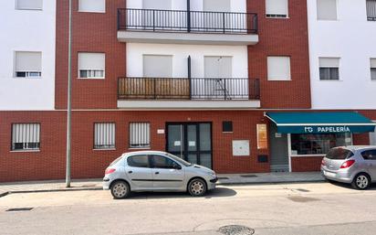 Vista exterior de Pis en venda en Los Palacios y Villafranca amb Aire condicionat i Traster