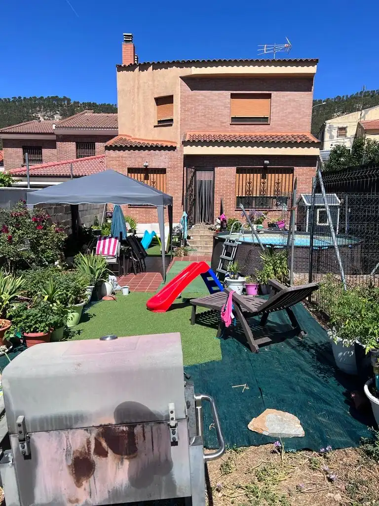 Schwimmbecken von Haus oder Chalet zum Verkauf in Guadalajara mit Heizung, Privatgarten und Parkett