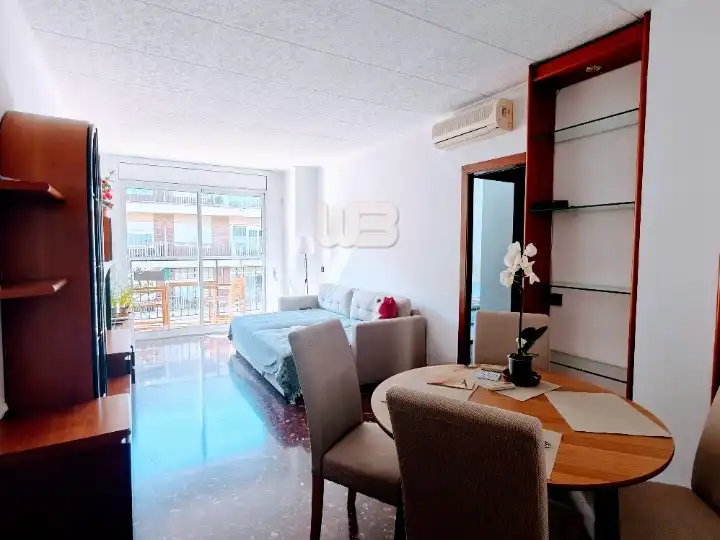 Piso con terraza en venta en Carrer de Casanova