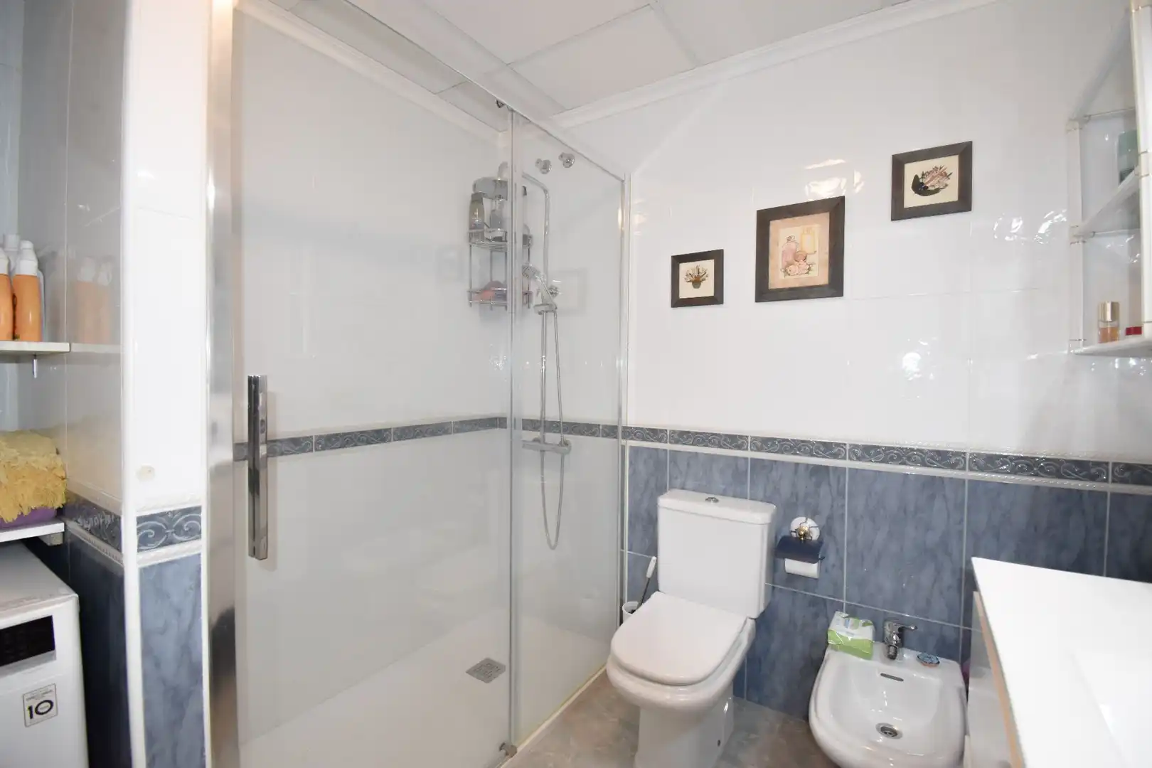 Baño de Apartamento de alquiler en Santa Pola con Aire acondicionado, Calefacción y Terraza