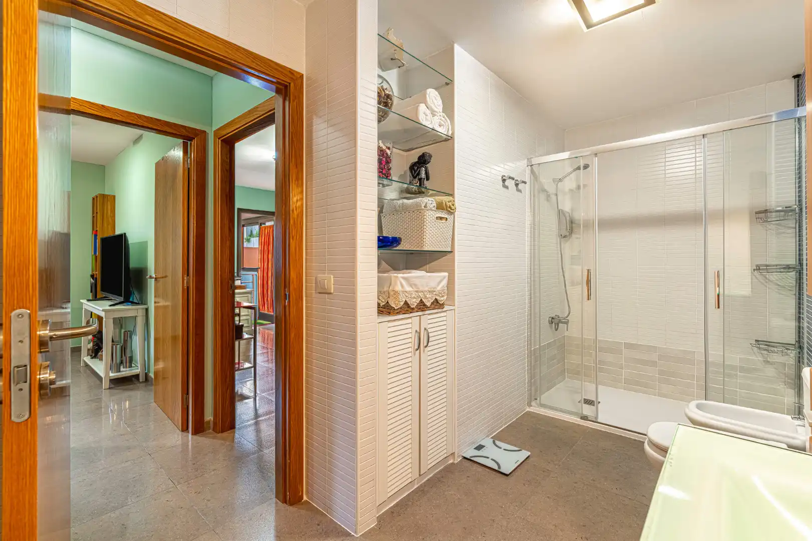 Bathroom of Detached homes for sale in Los Realejos  with Parquet flooring, Terrace and Storage room