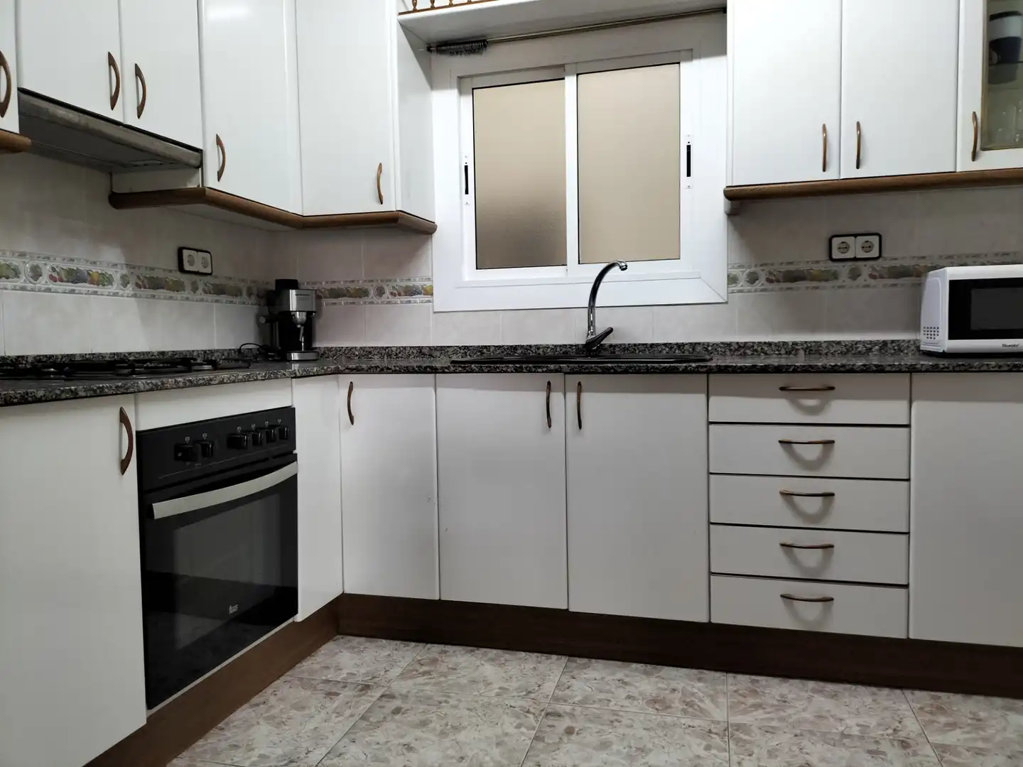 Wohnung mit Terrasse zum Verkauf in Castell - Poble Vell, imagen 5