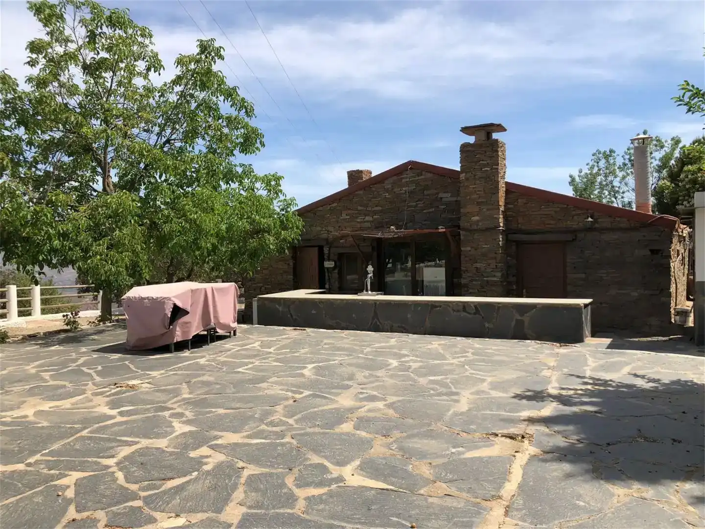 Vista exterior de Finca rústica en venda en Nevada amb Aire condicionat, Piscina i Balcó