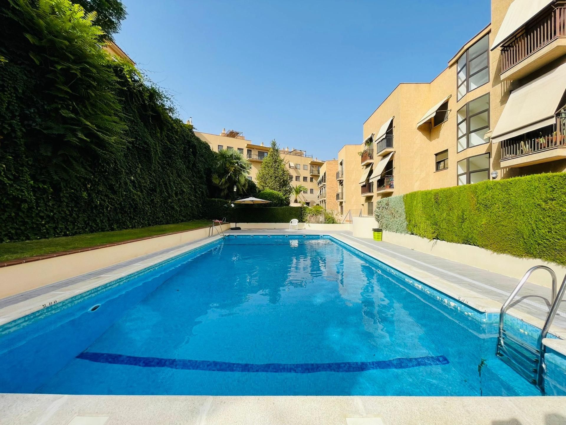 Swimming pool of Flat to rent in  Granada Capital  with Air Conditioner, Heating and Terrace