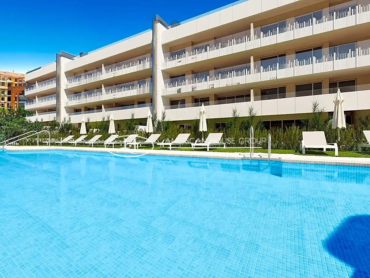Àtic amb jardí en venda a San Pedro de Alcántara