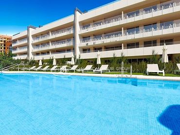 Àtic amb jardí en venda a San Pedro de Alcántara