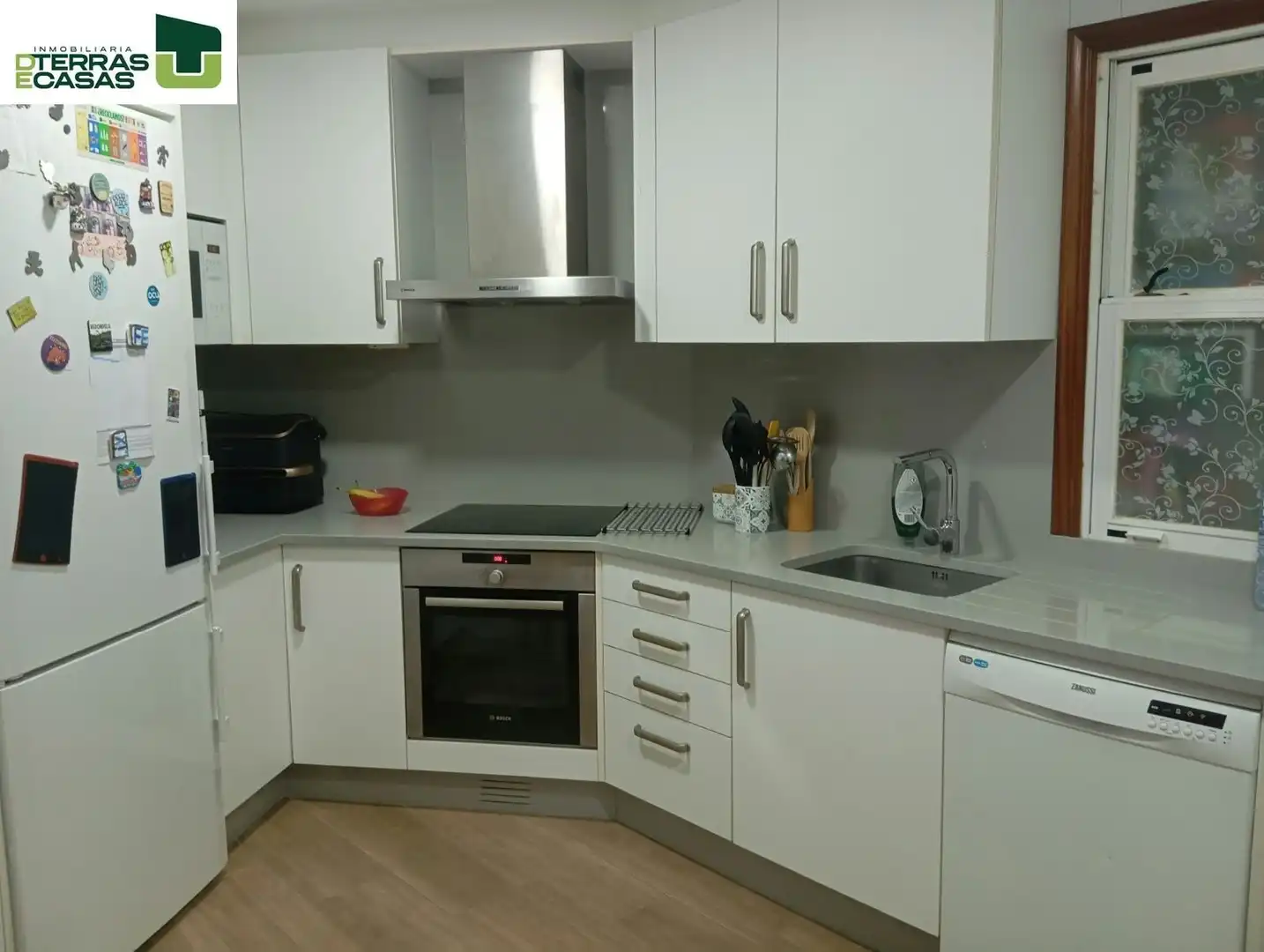 Cuina de Pis en venda en Pontevedra Capital  amb Calefacció i Traster