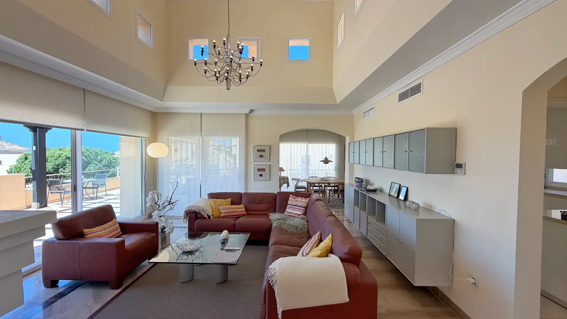 Sala d'estar de Àtic en venda en Marbella amb Aire condicionat, Calefacció i Terrassa