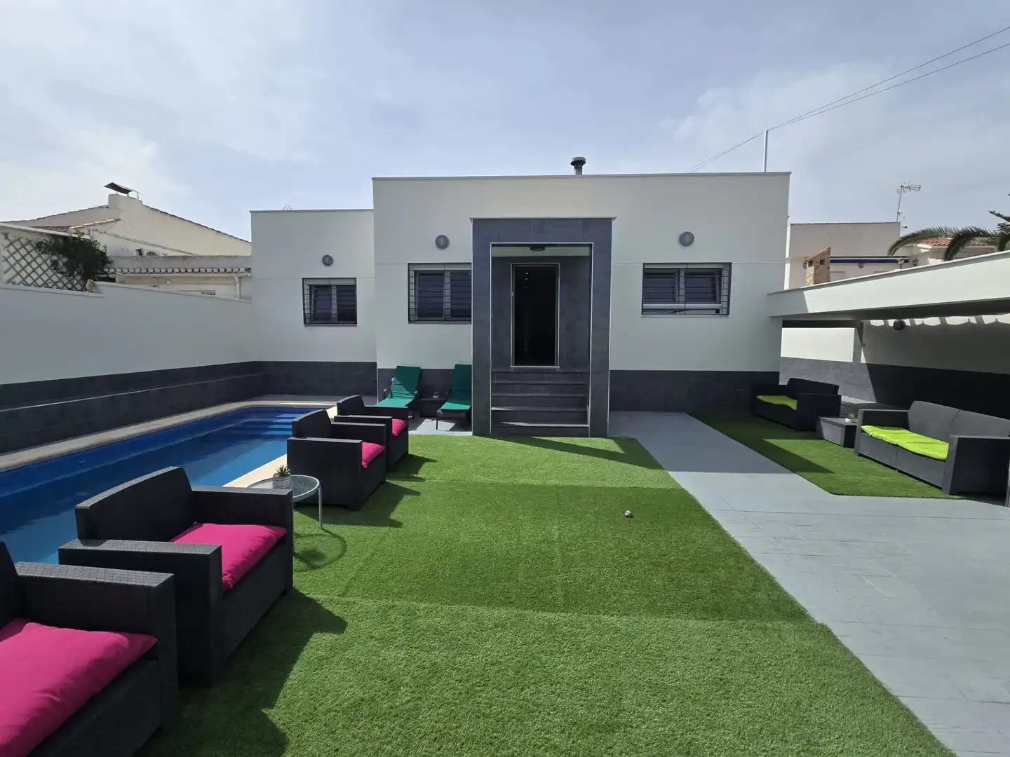 Terrassa de Casa o xalet en venda en Torrevieja amb Aire condicionat, Calefacció i Jardí privat