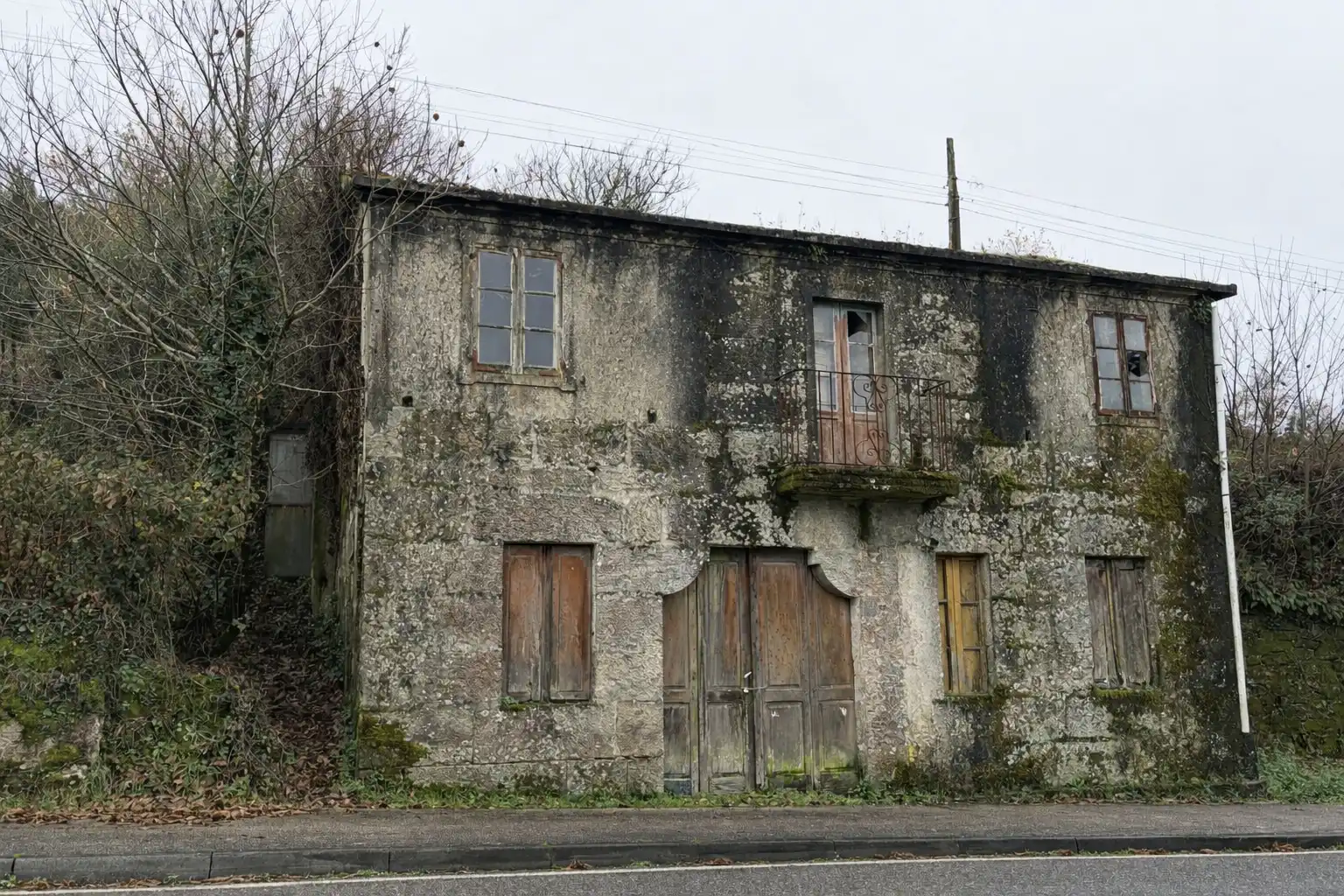 Vista exterior de Casa o xalet en venda en Covelo amb Jardí privat