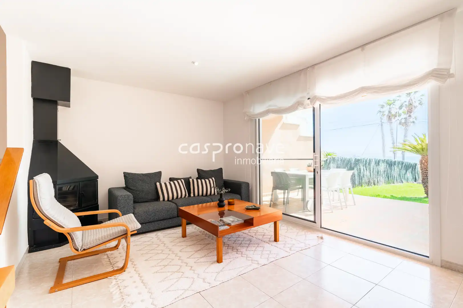 Sala d'estar de Casa adosada en venda en Almazora / Almassora amb Aire condicionat, Jardí privat i Terrassa