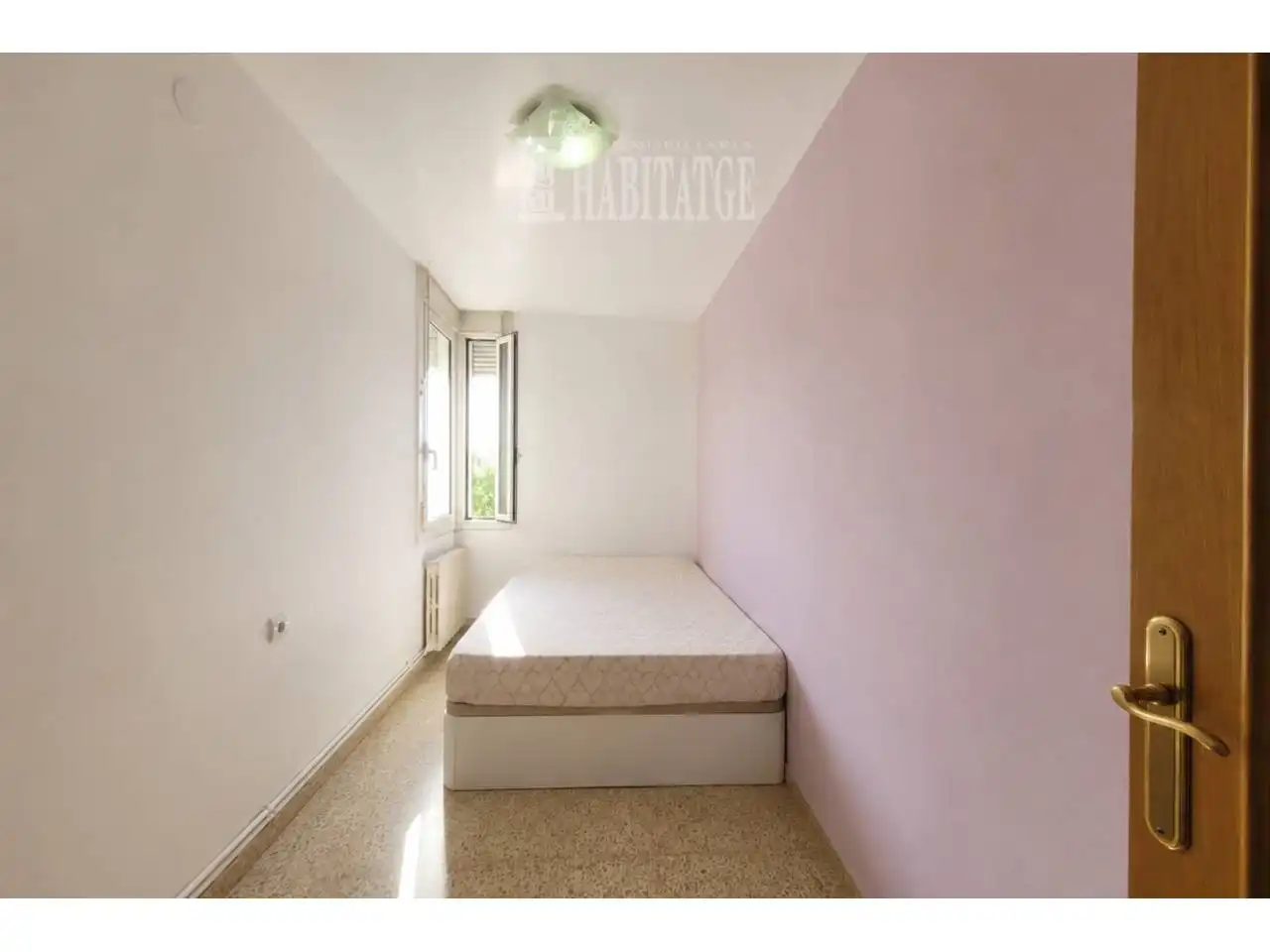 Habitación de Piso en venta en Vic con Calefacción y Balcón