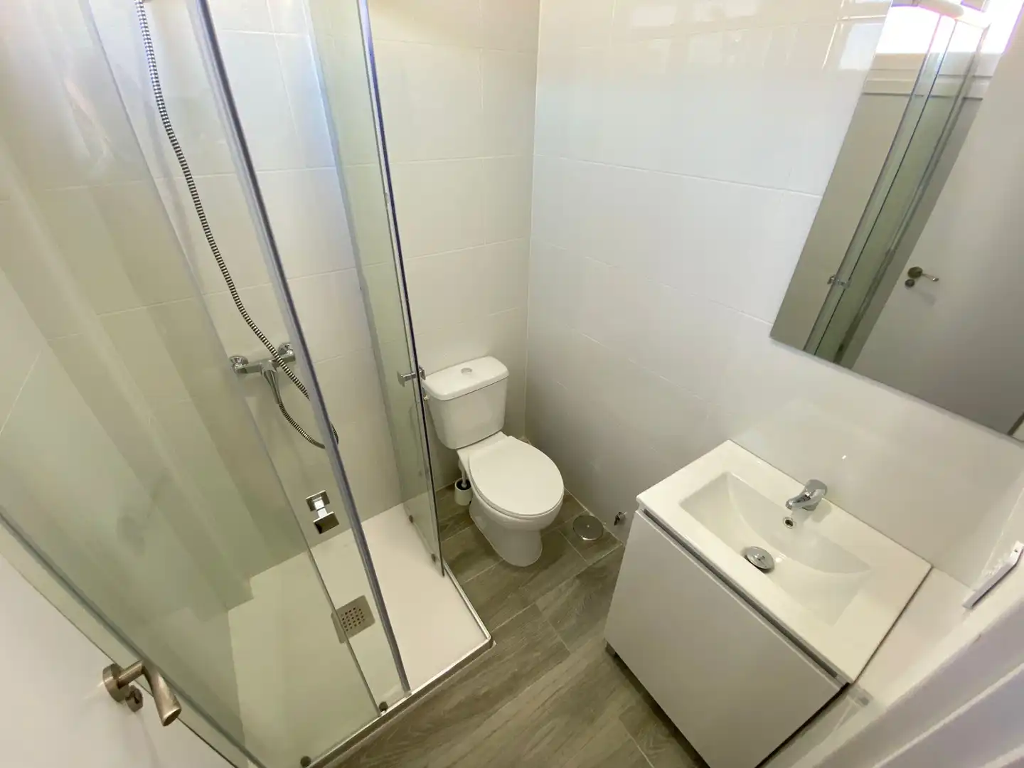 Baño de Piso de alquiler en Madrid con Calefacción, Amueblado y Horno