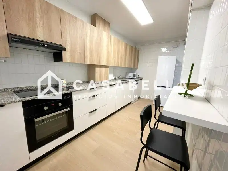 Cuina de Pis de lloguer en  Valencia Capital amb Aire condicionat i Moblat