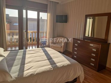 Casa pareada con balcón en venta en Rúa Oliva