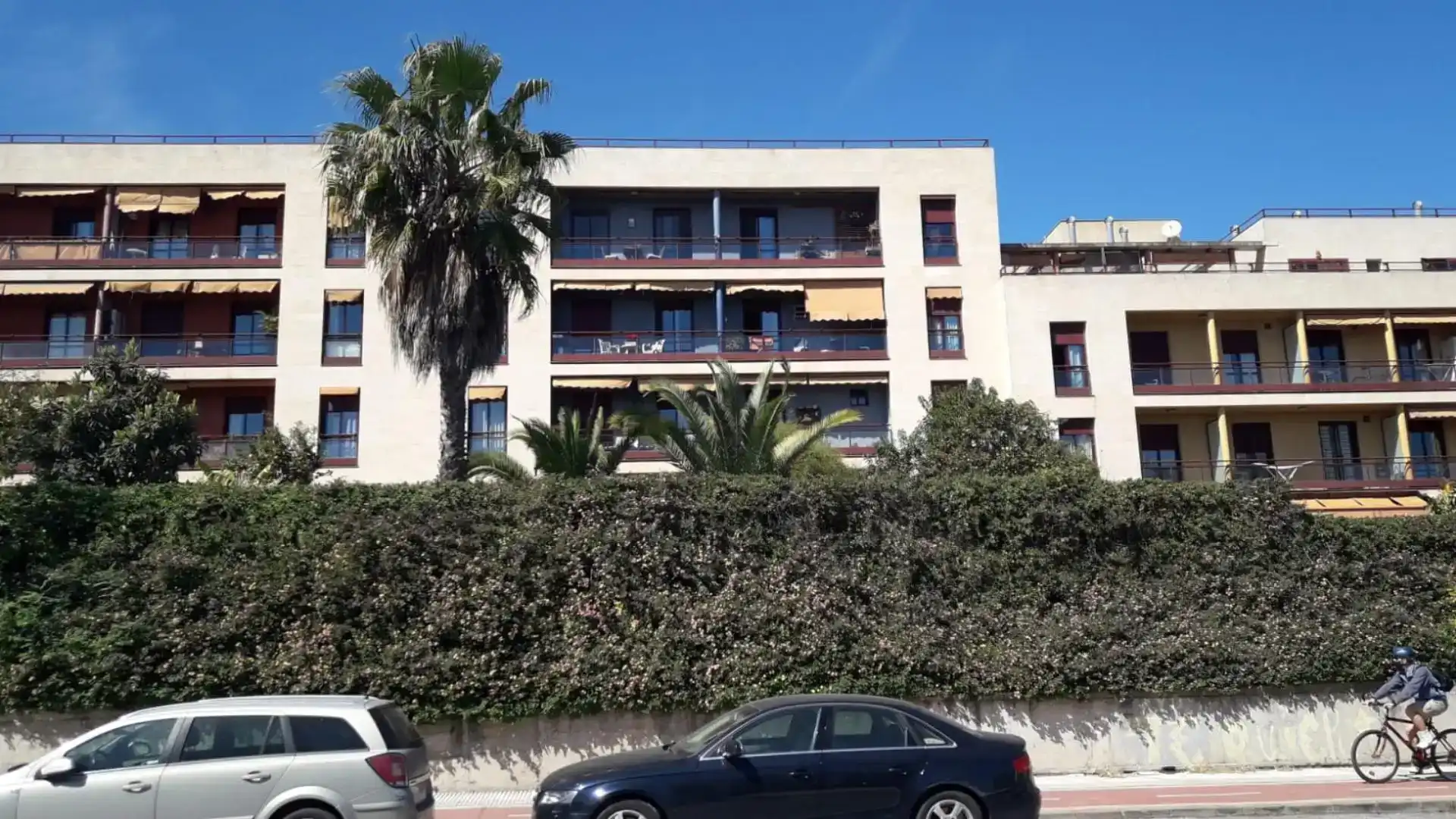 Vista exterior de Pis en venda en Mairena del Aljarafe amb Balcó