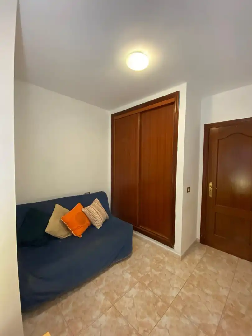 Habitación de Piso de alquiler en Granadilla de Abona con Terraza, Trastero y Amueblado