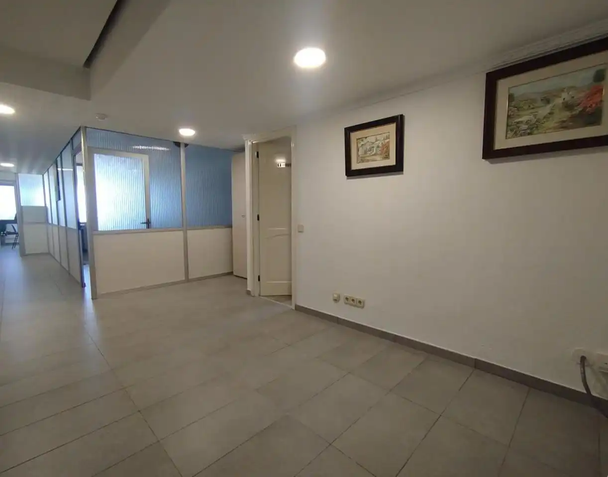 Oficina de alquiler en Avenida de Tirajana, Playa del Inglés