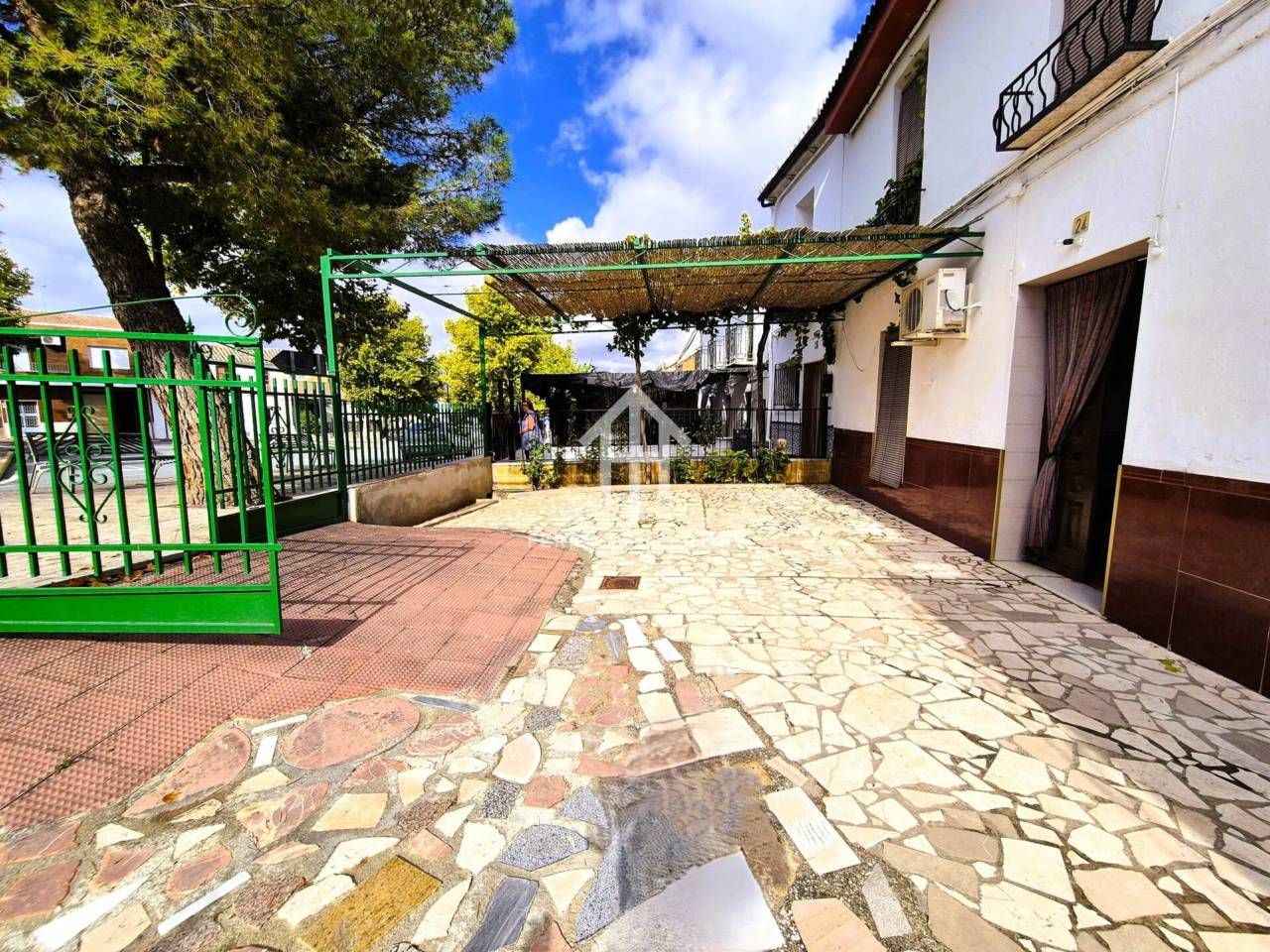 Exterior view of House or chalet for sale in Salar  with Terrace and Furnished