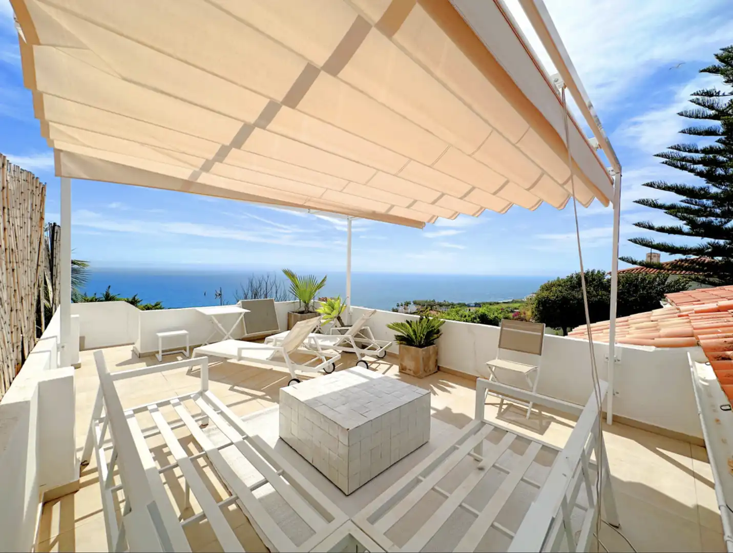 Terrassa de Casa o xalet en venda en Estepona amb Aire condicionat, Jardí privat i Terrassa